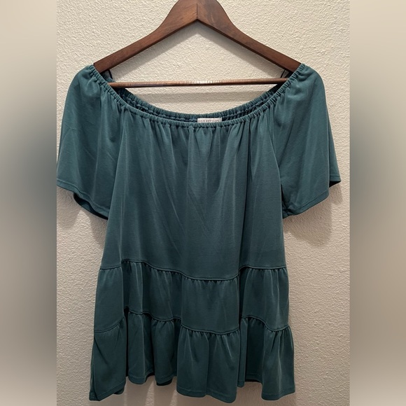 Green Off Shoulder Short Sleeve Top - Picture 1 of 3